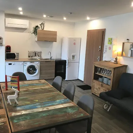 Du Parc Apartment *